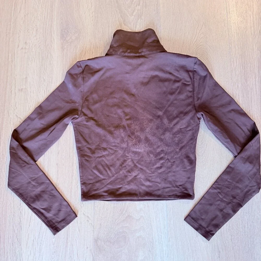 Aritzia Babaton Brown Cropped Top - Size S - Picture 3 of 7